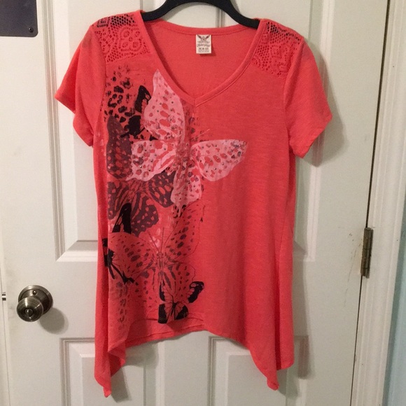 FREE WITH ANY PURCHASE Coral Shark Bite Graphic Butterfly T Shirt M - Picture 11 of 11